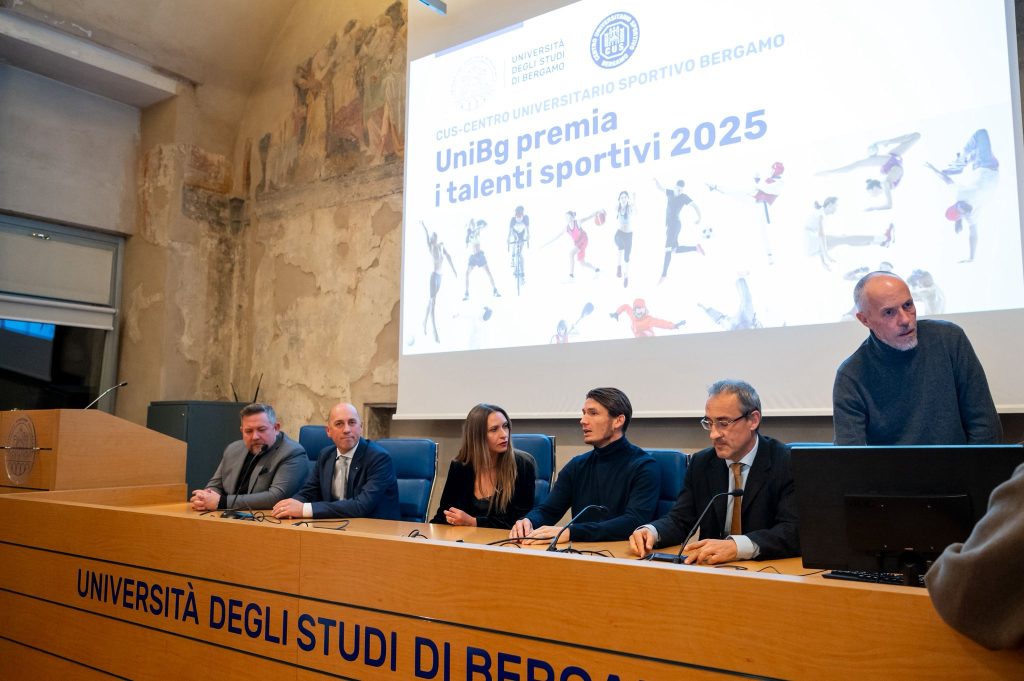 PHOTO 2025 12 04 21 11 34