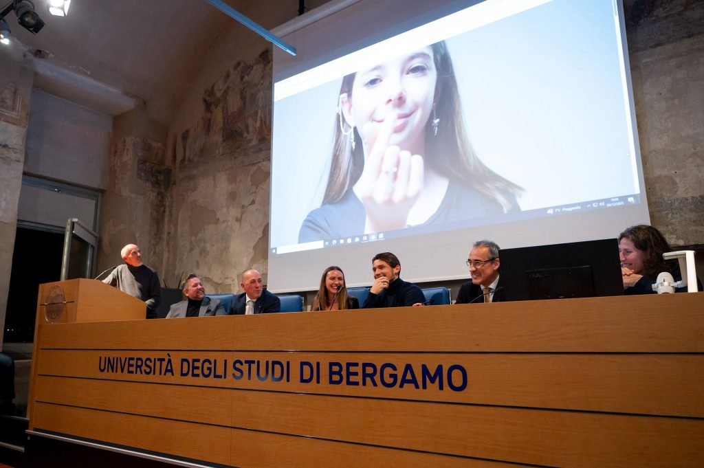 PHOTO 2025 12 04 21 11 35 2