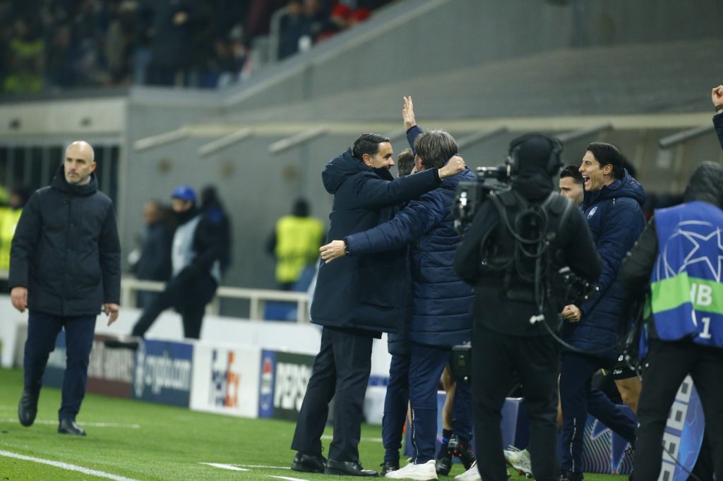 d2aca21a c60f 4f29 9e53 8397bf402bab