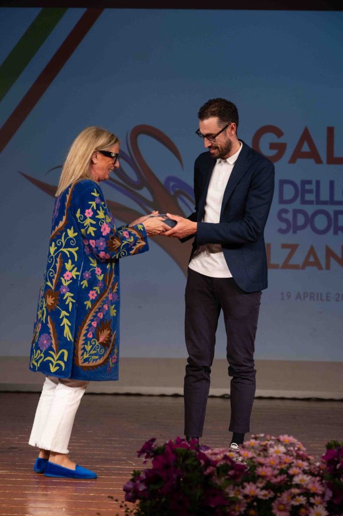 5b90f68f 2254 469d 9233 2787b59d1e67