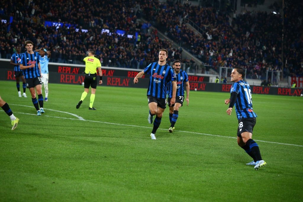 f169652a c100 464d 8a2c 93bb78d39e57